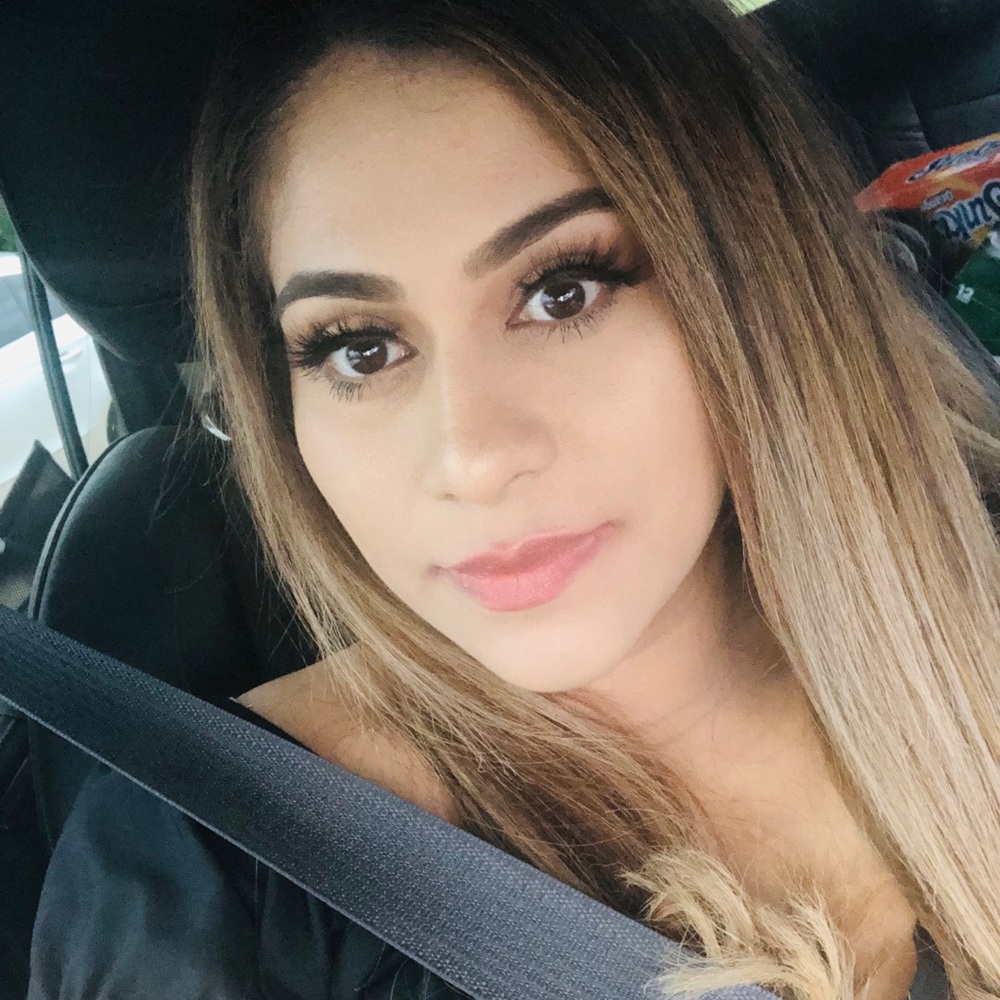 Meet your Posher, Noemi